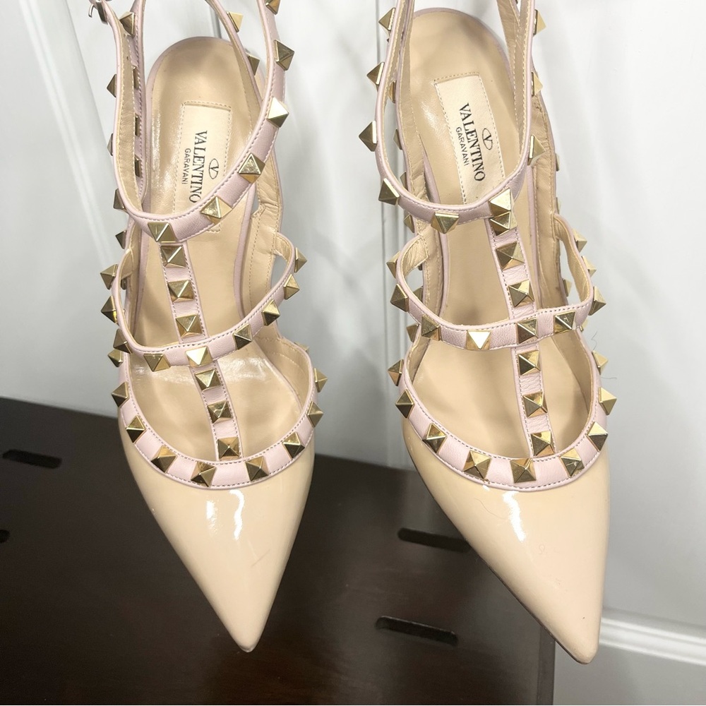 ✨SALE Valentino Garavani Patent Rockstud Caged Pumps for Spring - Picture 3 of 10